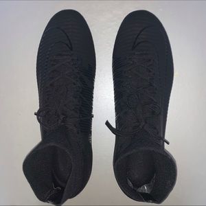 Men’s size 7.5 soccer cleats